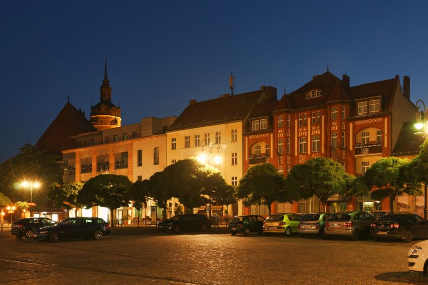 Neustaedtischer Markt am Abend - Blick Richtung Katharinenkirche © Boettcher
