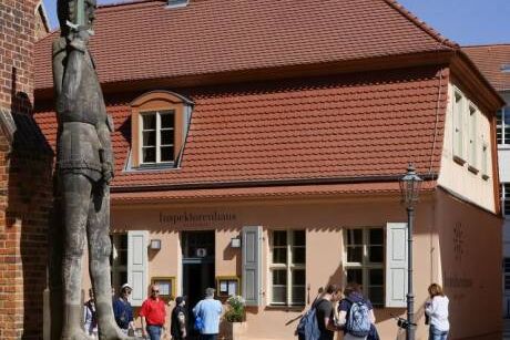 Roland vor dem Rathaus in Brandenburg an der Havel © Boettcher