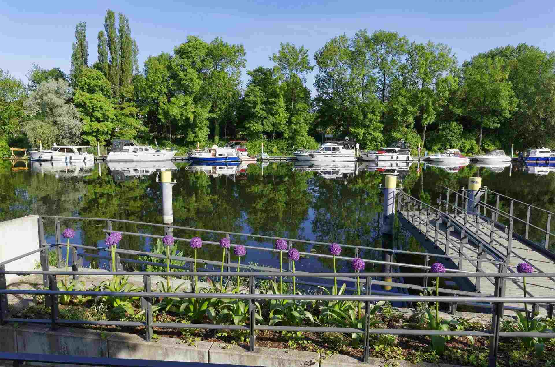 Anleger gegenüber des Slawendorf in Brandenburg an der Havel © Boettcher