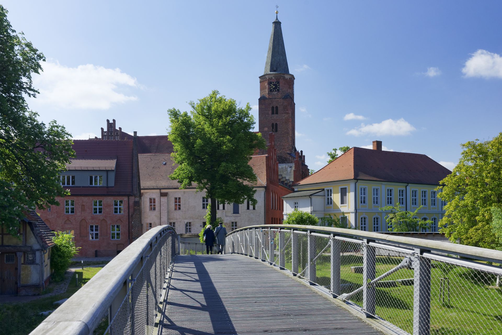 Schönherrbrücke mit Blick auf den Brandenburger Dom © Boettcher