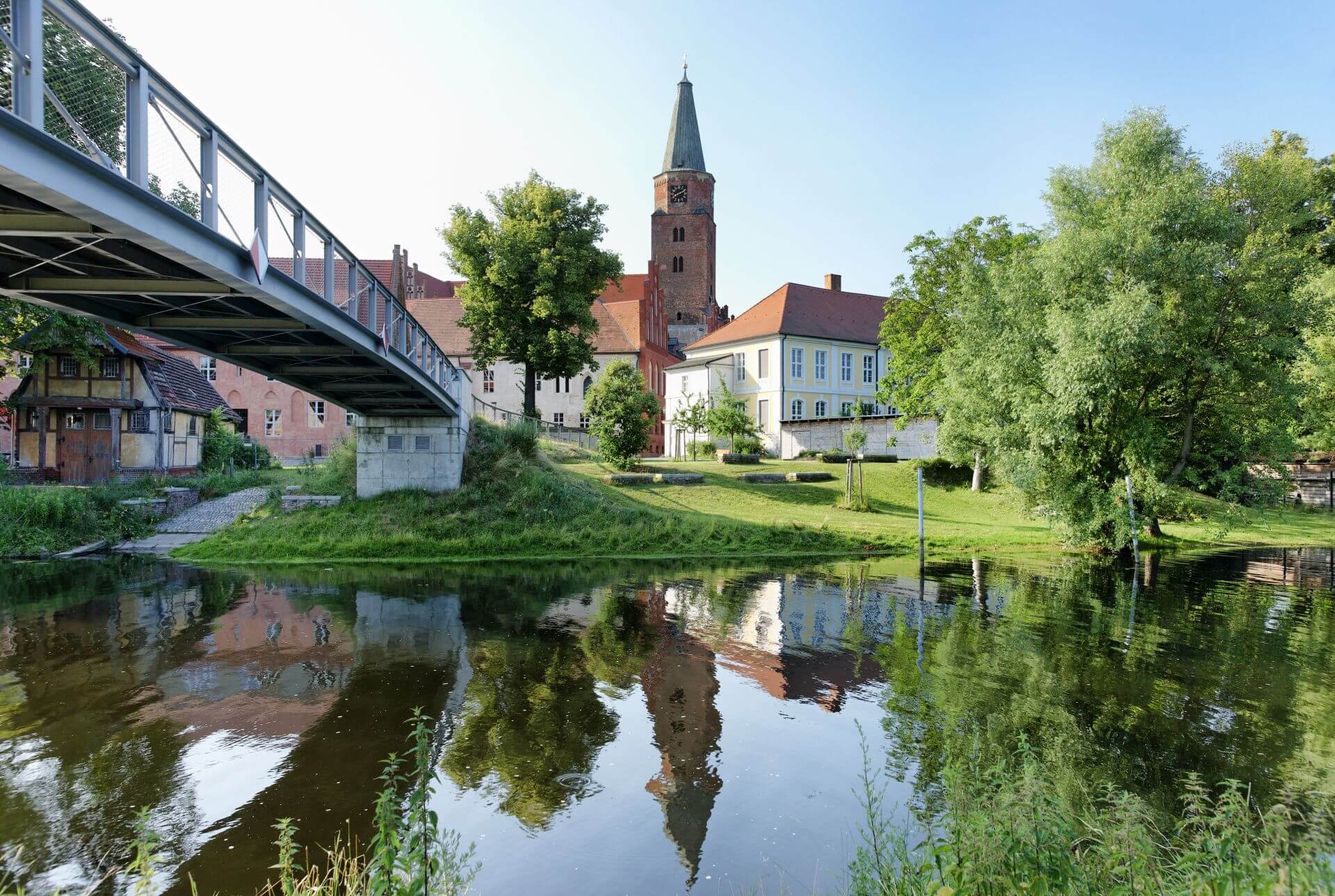 Schönherrbrücke mit Blick auf den Brandenburger Dom © Boettcher