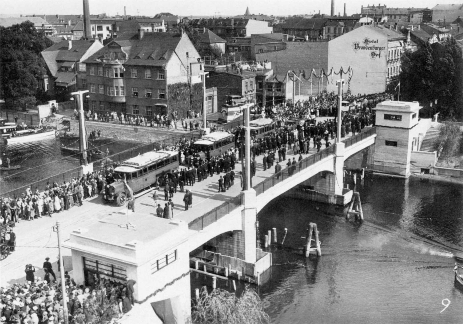 Eröffnung der Jahrtausendbruecke in Brandenburg an der Havel 1929 © Bauer Grasow Die Reihe Archivbilder Brandenburg